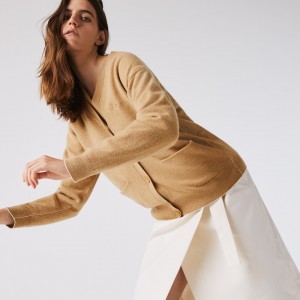 Suéteres Lacoste V-Neck Buttoned Wool Cardigan Mujer Beige | VY9-28232D7